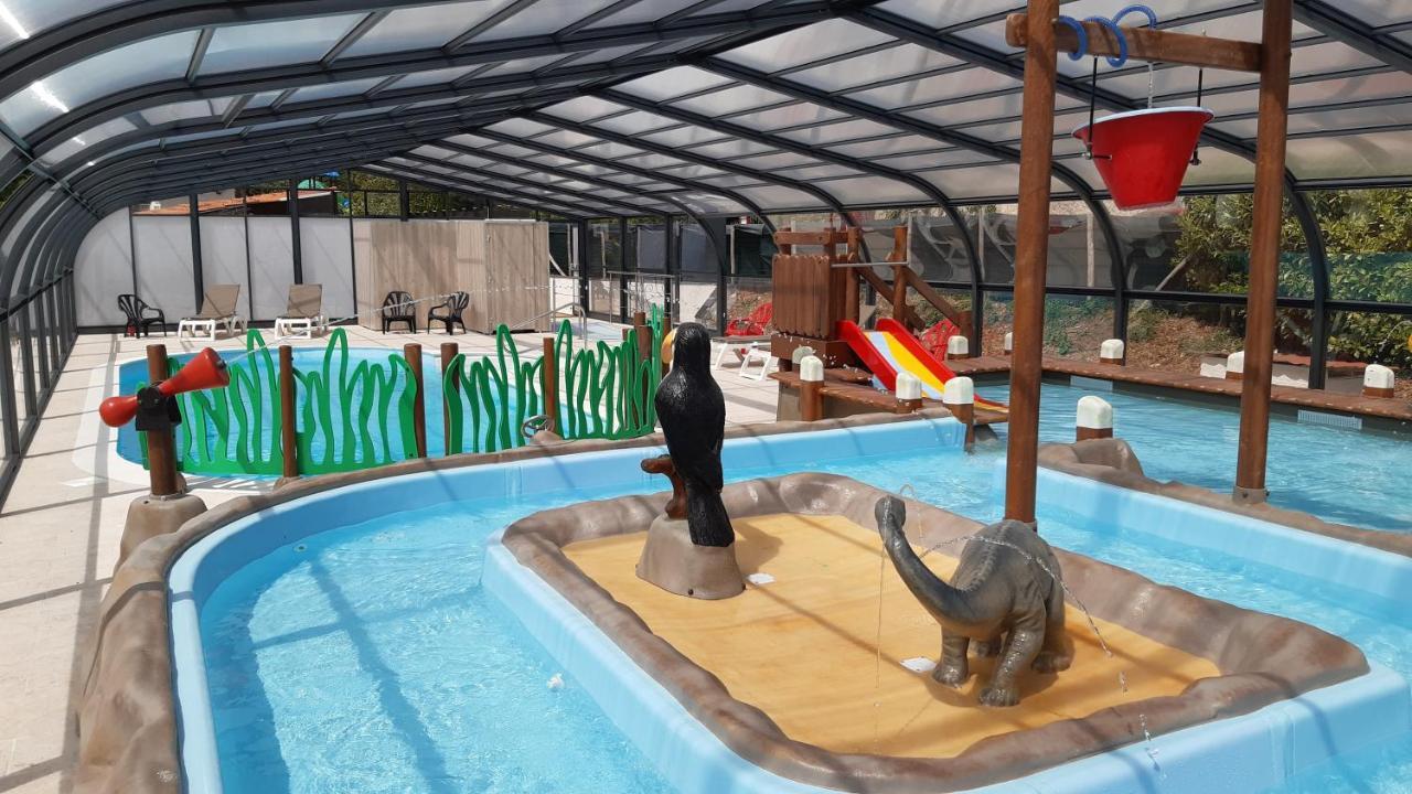 Camping Les Terrasses De Dordogne Rouffignac Saint-Cernin Exterior foto