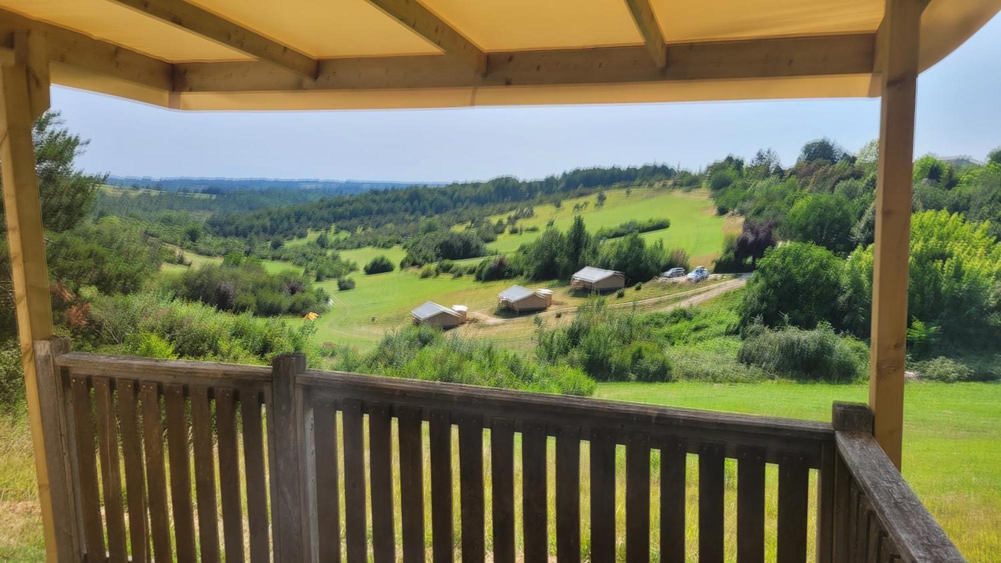 Camping Les Terrasses De Dordogne Rouffignac Saint-Cernin Exterior foto