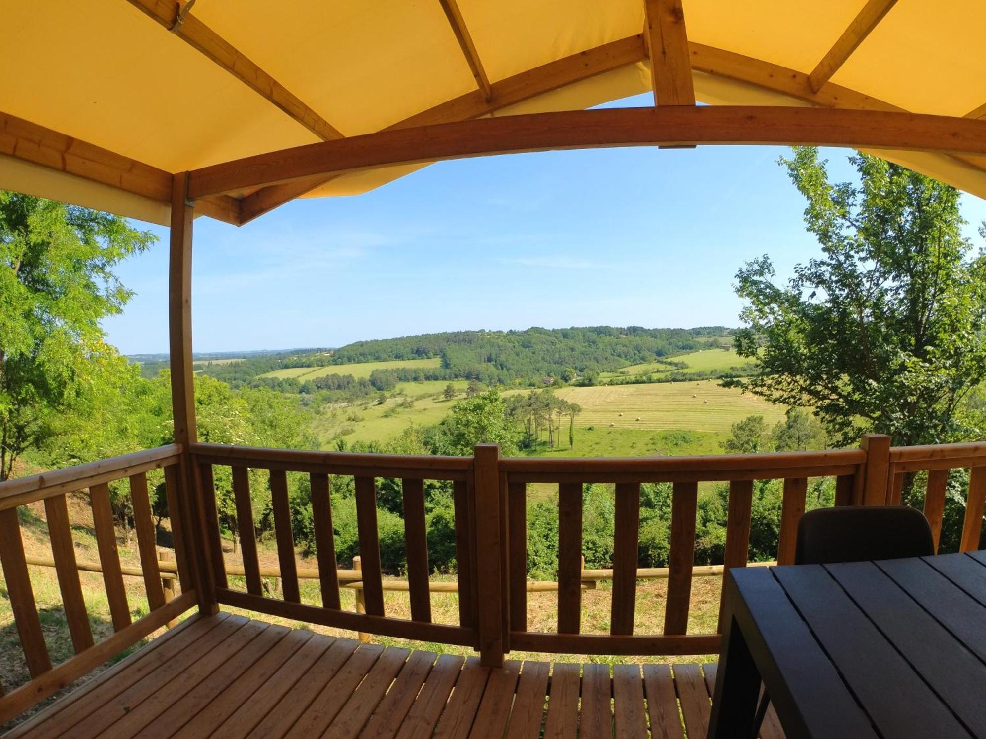 Camping Les Terrasses De Dordogne Rouffignac Saint-Cernin Habitación foto