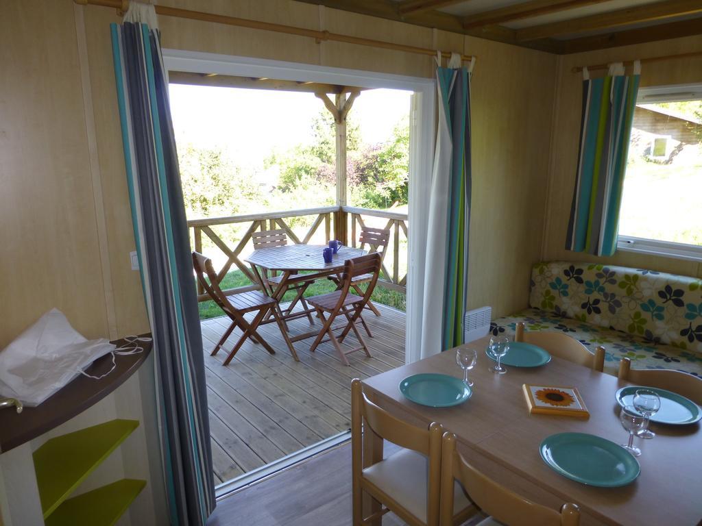 Camping Les Terrasses De Dordogne Rouffignac Saint-Cernin Habitación foto
