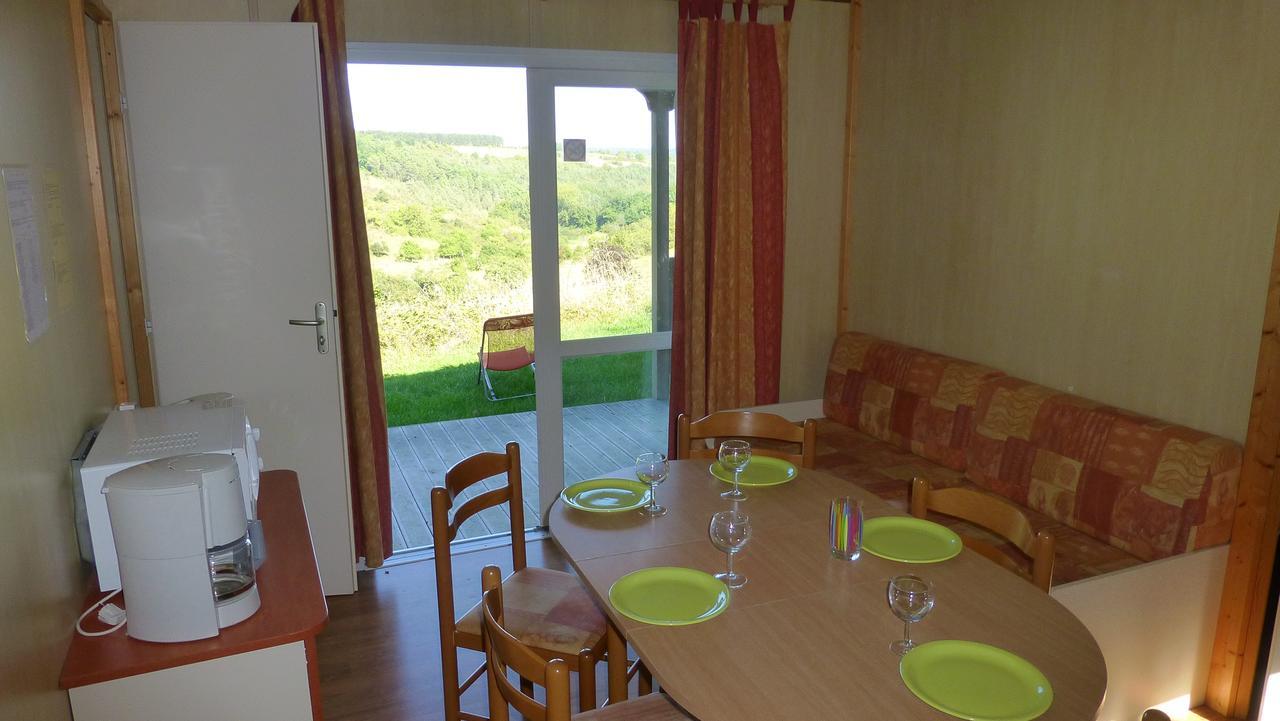 Camping Les Terrasses De Dordogne Rouffignac Saint-Cernin Exterior foto