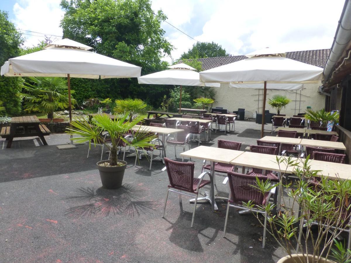 Camping Les Terrasses De Dordogne Rouffignac Saint-Cernin Exterior foto