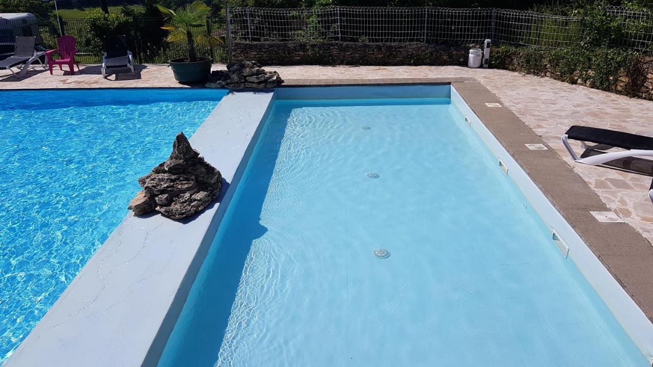 Camping Les Terrasses De Dordogne Rouffignac Saint-Cernin Exterior foto